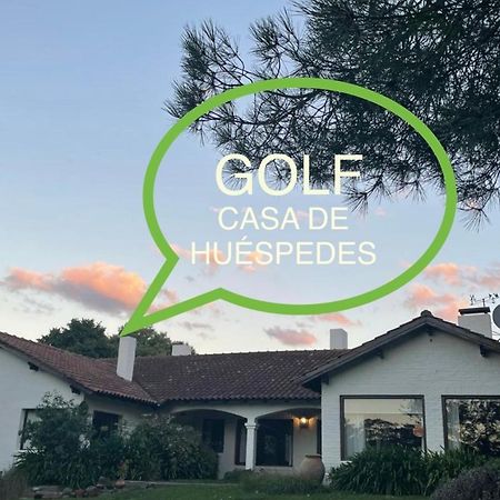 Golf - Casa De Huespedes Villa Tandil Exteriör bild