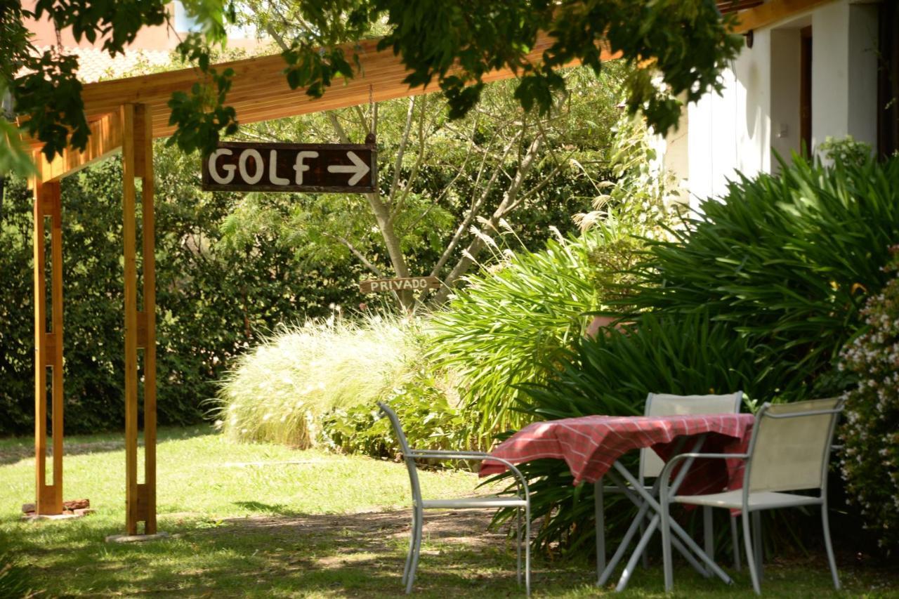 Golf - Casa De Huespedes Villa Tandil Exteriör bild